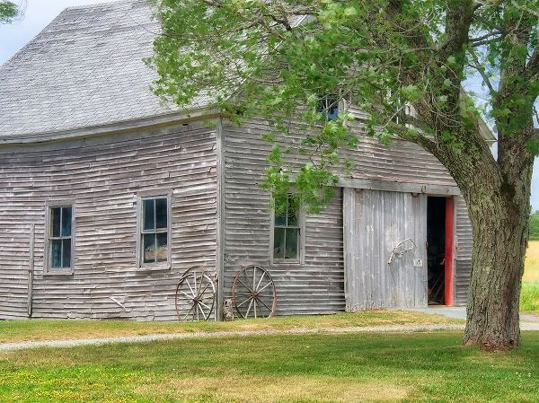 Maine Historic Stone Barn Farm (1820) in Bar Harbor